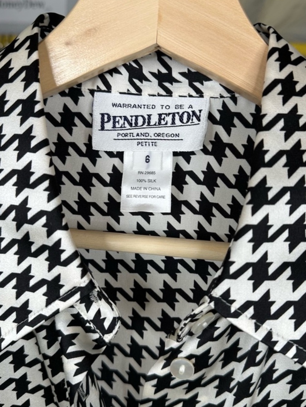 Pendleton black & white houndstooth 100% silk button down collared blouse